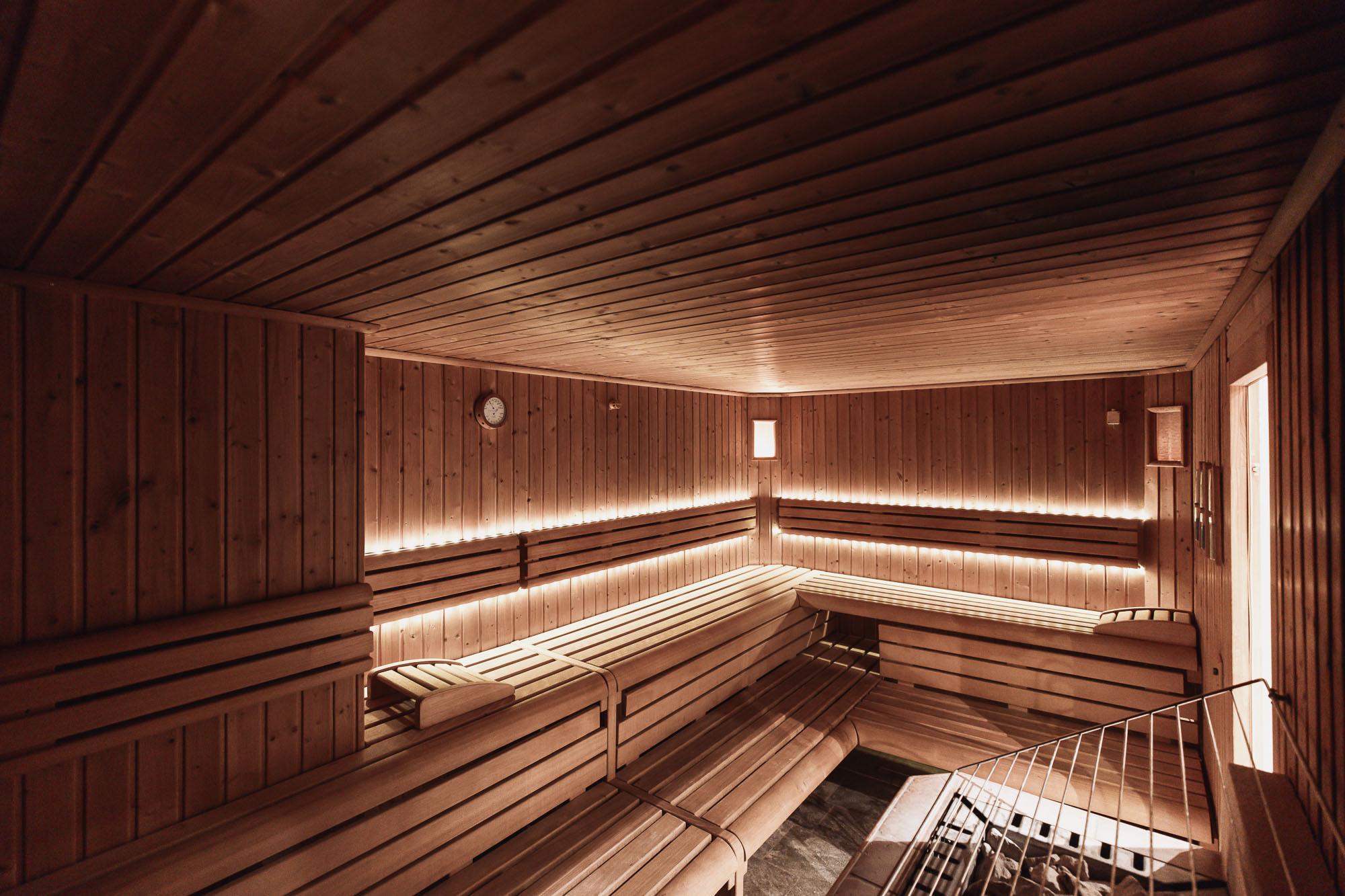 Hotel Montis - Active Nature Spa Brunico Kültér fotó